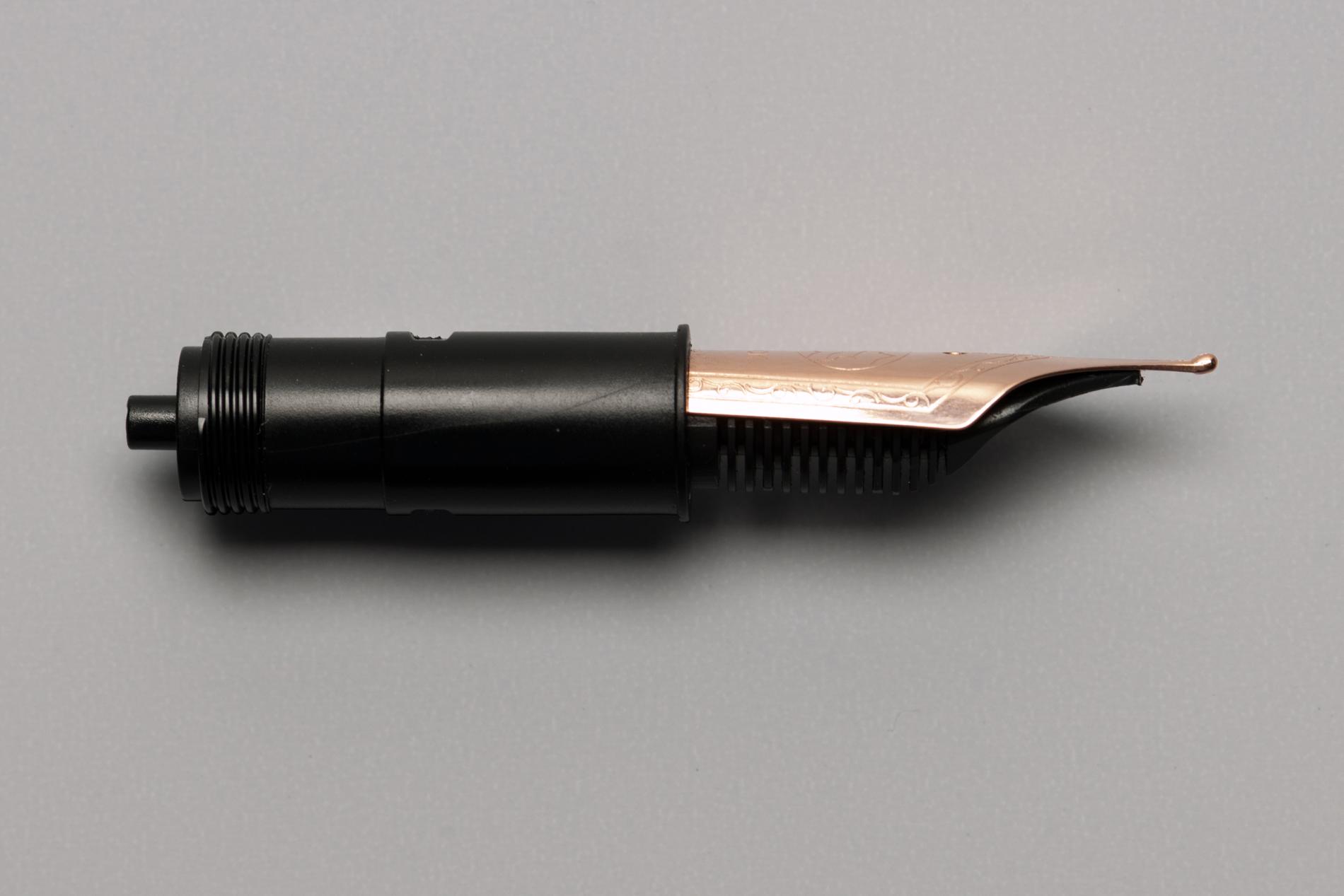 Schreibfeder, Typ 250, Triple, Edelstahl, rotvergoldet, Seitenansicht